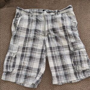 Division 55 Men's Size 32 Plaid Cargo Shorts 11" Inseam 100% Cotton